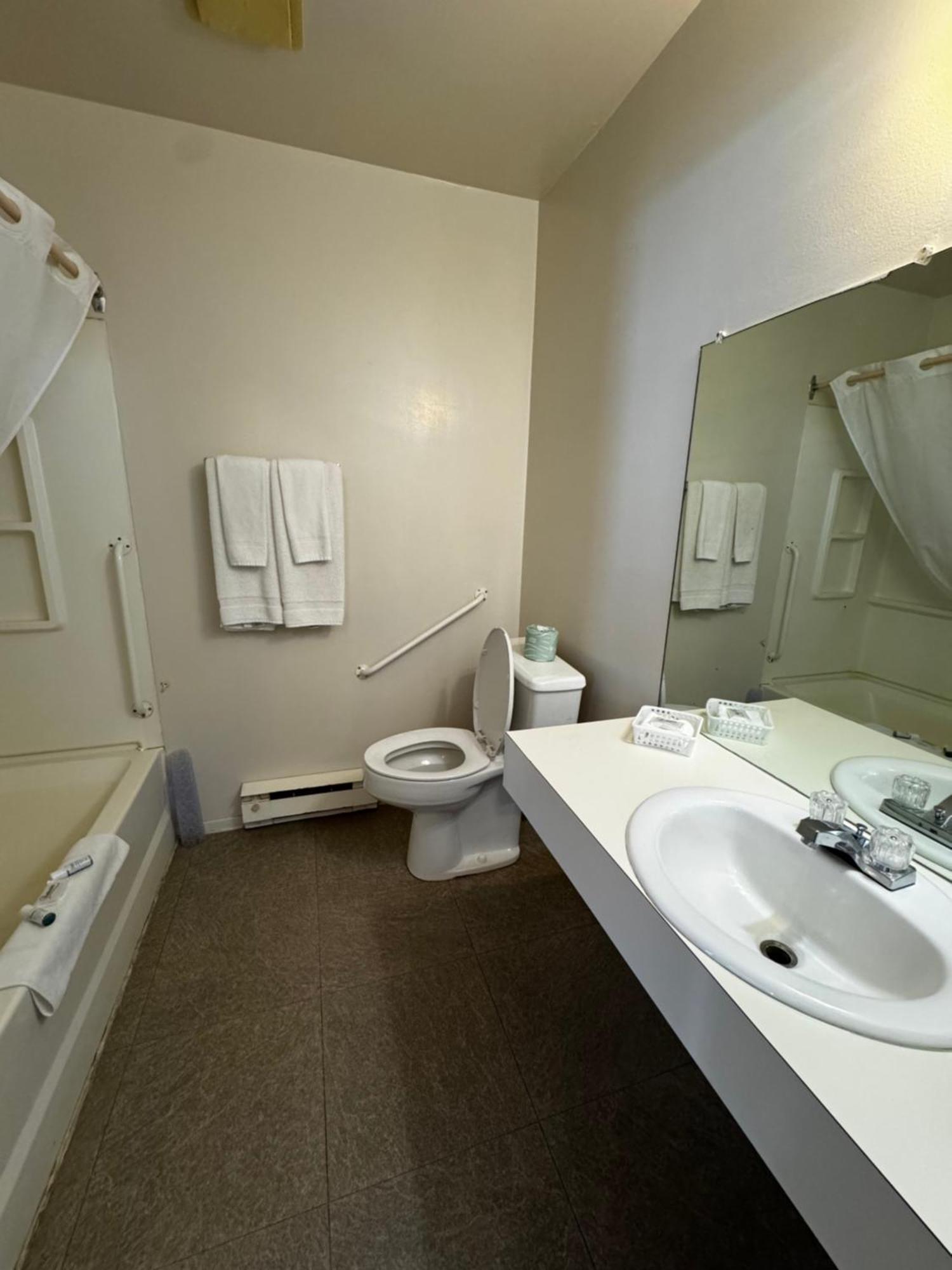 Zero-100 Motel Heron Bay Екстер'єр фото